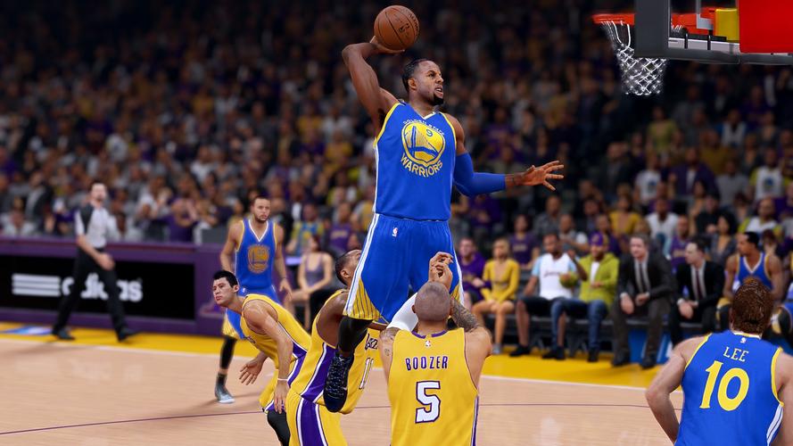 NBA 2K15游戏评测：震撼篮球体验与智能战术系统