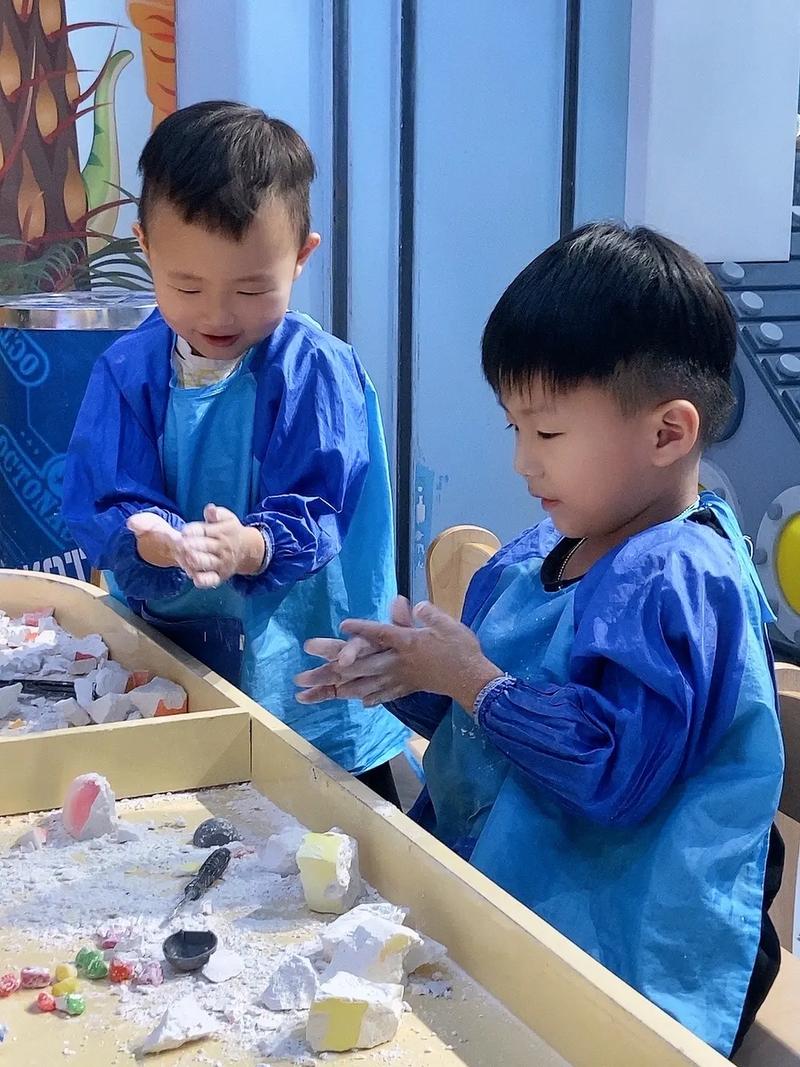 逗比人生：开启你的趣味人生冒险，尽享随机事件